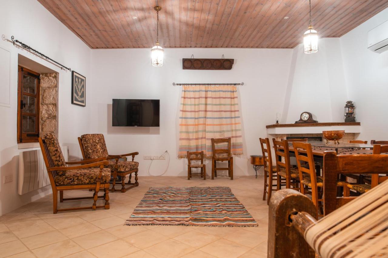 Droshia Traditional Homes, Coco-Mat Full Experience Dhrousha Buitenkant foto